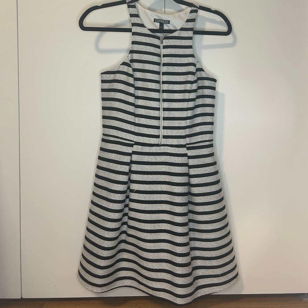 EXPRESS Black and white stripped dress Size 2